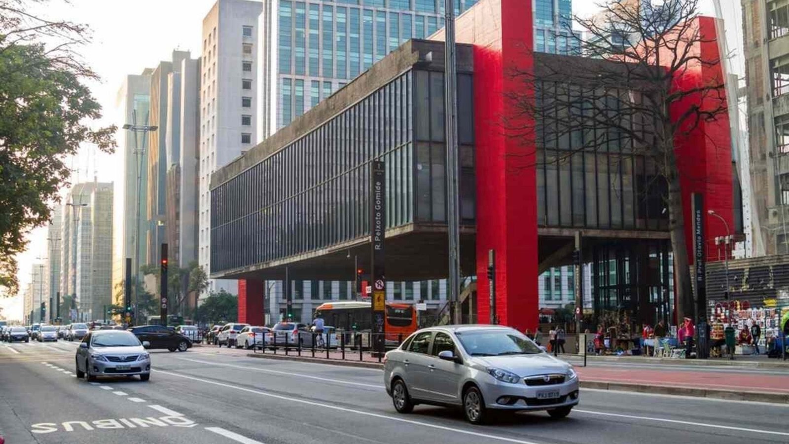 Como comprar medicamentos importados em São Paulo?